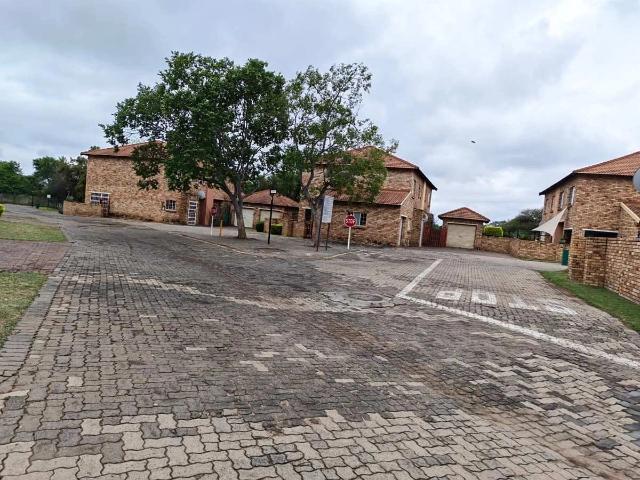 3 Bedroom Duplex to Rent in Waterval East