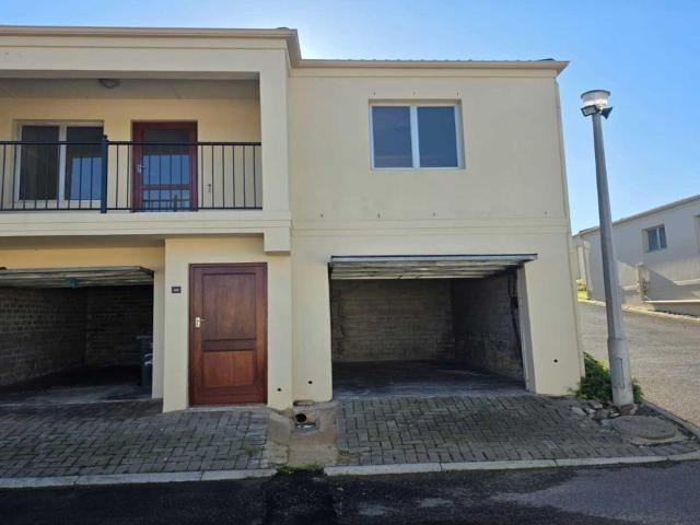 3 Bedroom duplex townhouse freehold to rent in Oude Westhof, Bellville