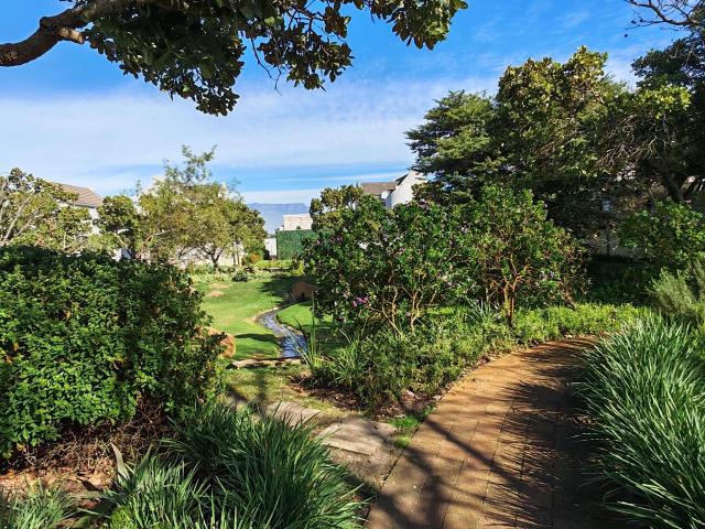 3 Bedroom duplex townhouse freehold to rent in Plattekloof, Parow
