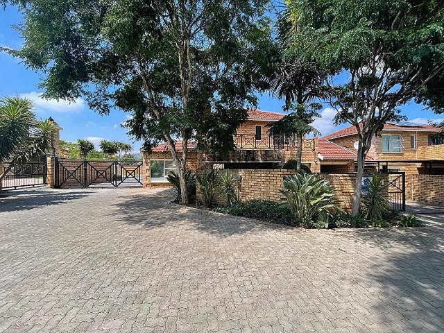 3 Bedroom duplex townhouse sectional to rent in Wilgeheuwel, Roodepoort