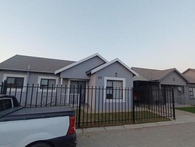 3 Bedroom duplex townhouse sectional to rent in Arcata Estate, Bloemfontein