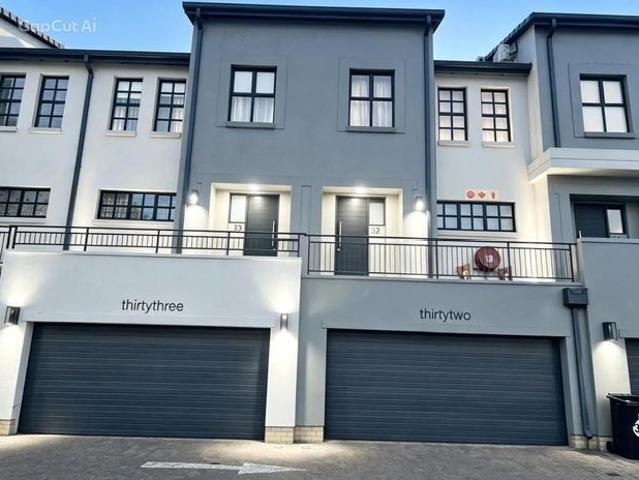 3 Bedroom duplex townhouse sectional to rent in Bryanston, Sandton