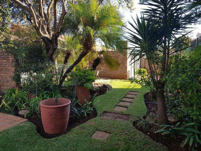 3 Bedroom duplex townhouse sectional to rent in Garsfontein, Pretoria