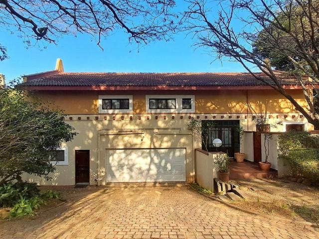 3 Bedroom duplex townhouse sectional to rent in Glen Hills, Durban North
