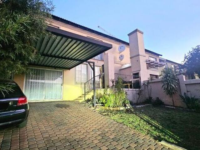 3 Bedroom duplex townhouse sectional to rent in La Montagne, Pretoria