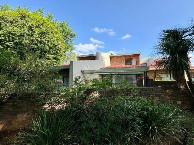 3 Bedroom duplex townhouse sectional to rent in Montgomery Park, Johannesburg