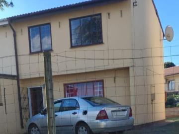 3 Bedroom duplex townhouse sectional to rent in Northcroft, Phoenix