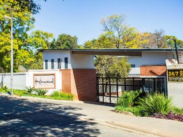 3 Bedroom duplex townhouse sectional to rent in Rivonia, Sandton