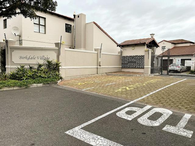 3 Bedroom duplex townhouse sectional to rent in Royal Ascot, Milnerton