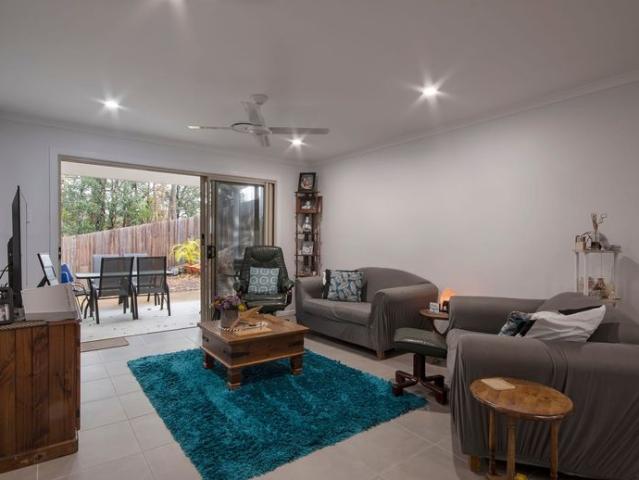 3 BEDROOM DUPLEX w/ DUCTED AC