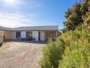 3 Bedroom Duplex with Ocean Glimpses Fully Furnished