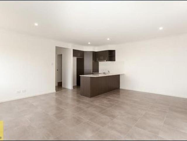 3 BEDROOM DUPLEX!