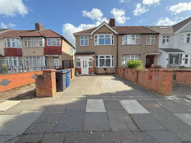 3 Bedroom End Of Terrace House