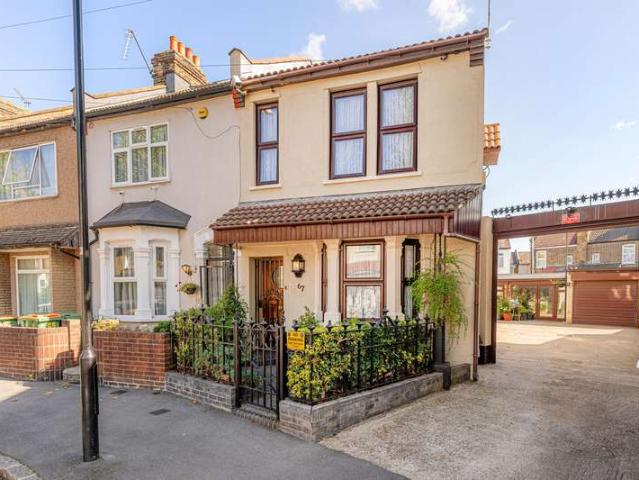 3 Bedroom End Of Terrace House