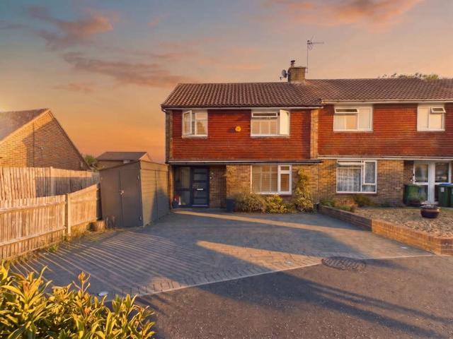 3 Bedroom End Of Terrace House