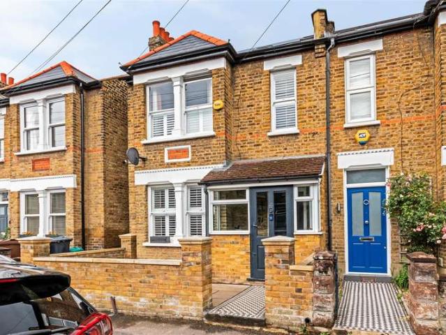 3 Bedroom End Of Terrace House