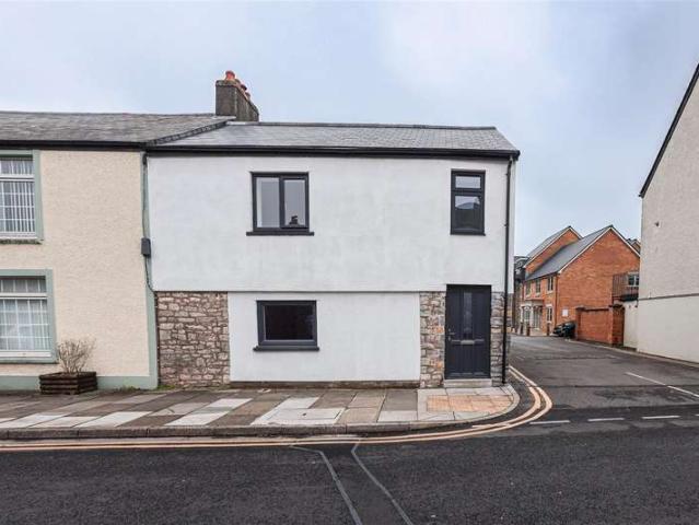 3 Bedroom End Of Terrace House