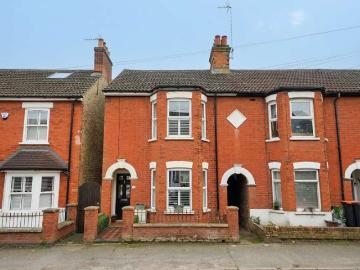 3 Bedroom End Of Terrace House