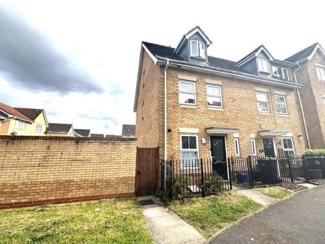 3 Bedroom End Of Terrace House