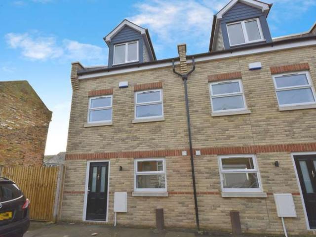 3 Bedroom End Of Terrace House