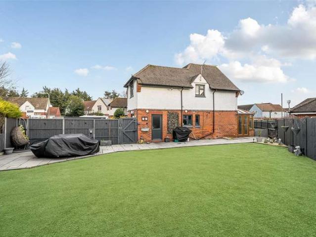 3 Bedroom End Of Terrace House