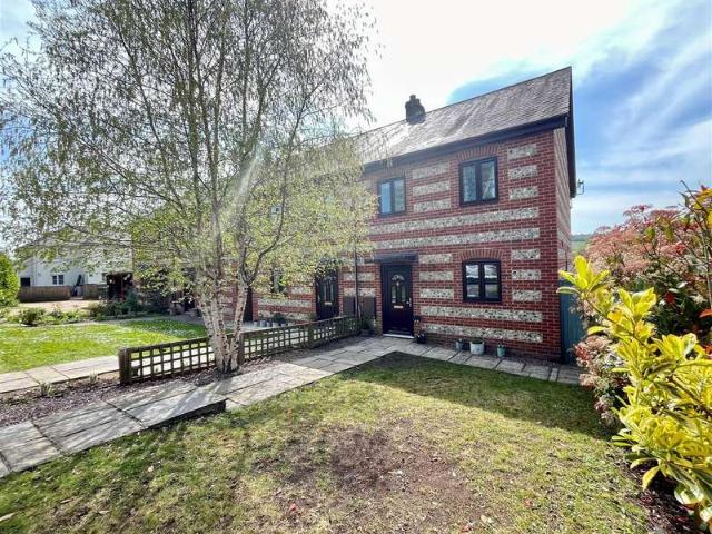 3 Bedroom End Of Terrace House
