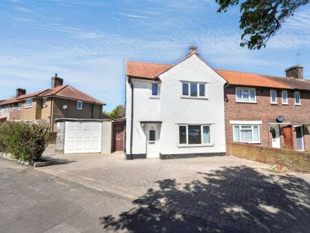 3 Bedroom End Of Terrace House