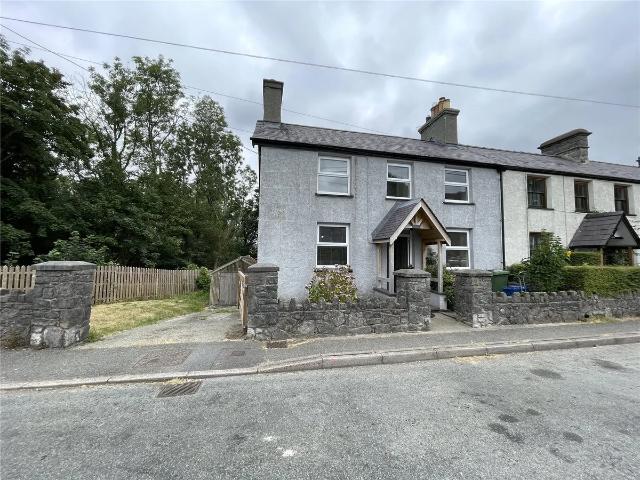 3 bedroom end of terrace house