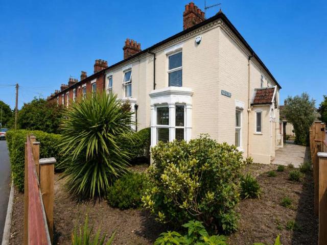3 Bedroom End Of Terrace House