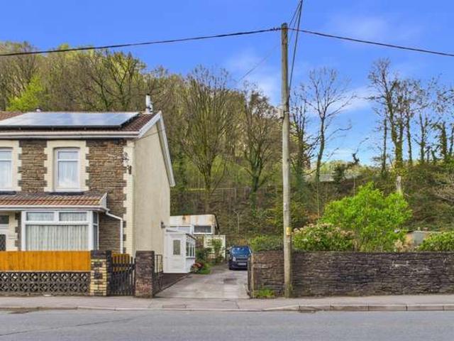 3 Bedroom End Of Terrace House
