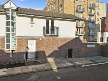 3 Bedroom End Of Terrace House