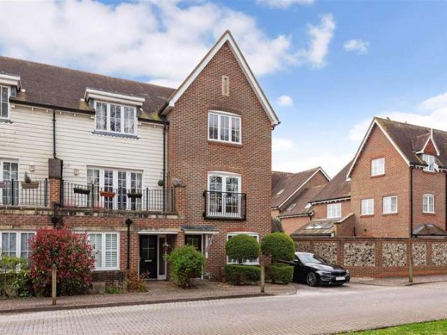 3 Bedroom End Of Terrace House