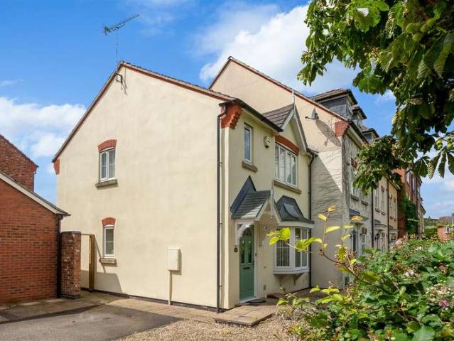 3 Bedroom End Of Terrace House