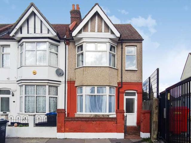 3 Bedroom End Of Terrace House