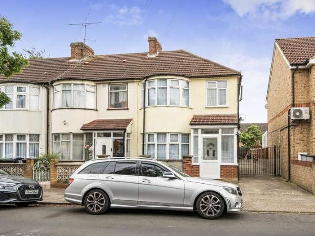 3 Bedroom End Of Terrace House