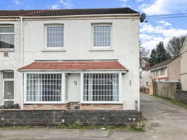 3 Bedroom End Of Terrace House
