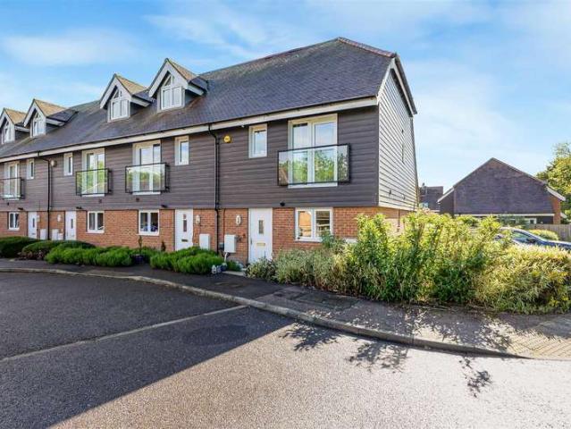 3 Bedroom End Of Terrace House