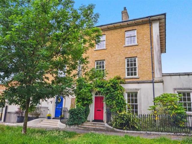 3 Bedroom End Of Terrace House