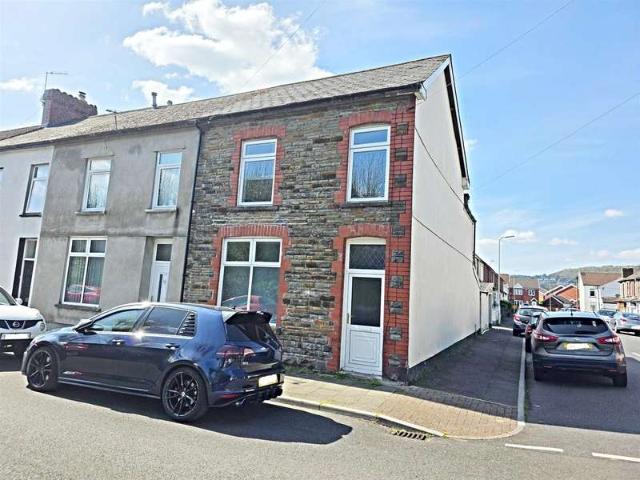 3 Bedroom End Of Terrace House