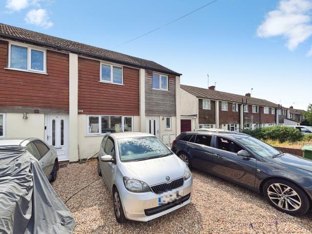 3 BEDROOM End of Terrace House