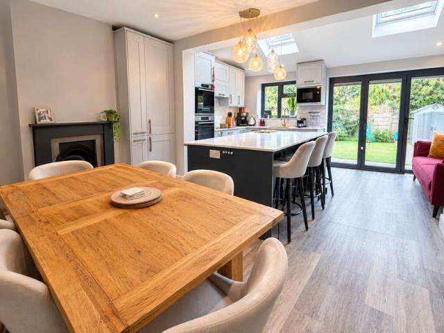 3 Bedroom End Of Terrace House
