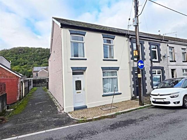 3 Bedroom End Of Terrace House