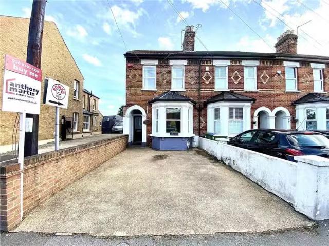 3 bedroom end of terrace house for rent in Bourne Road, Bexley.