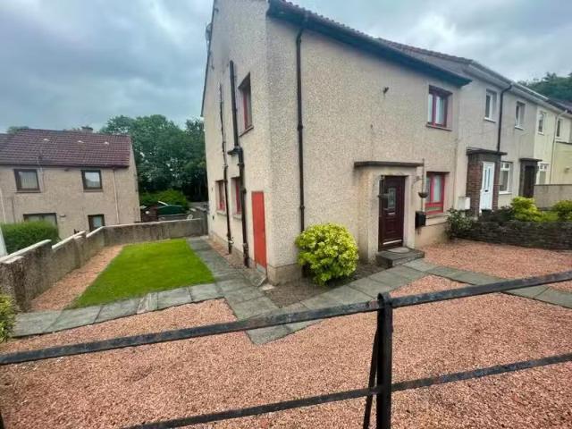 3 bedroom end of terrace house for rent in Beechbank Crescent.