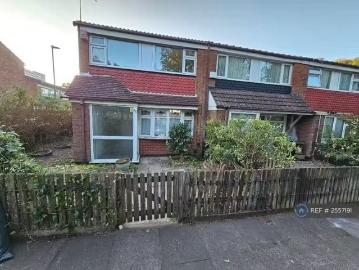 3 bedroom end of terrace house for rent in Bloomsbury Walk, Bi.