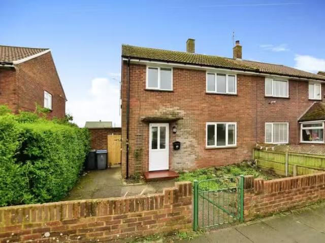 3 bedroom end of terrace house for rent in Ethelbert Road, Dea.