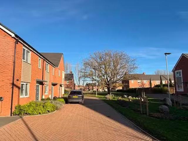 3 bedroom end of terrace house for rent in Macbeth Road, CV37