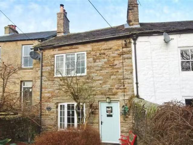 3 bedroom end of terrace house for rent in Nenthead Road, Alst.