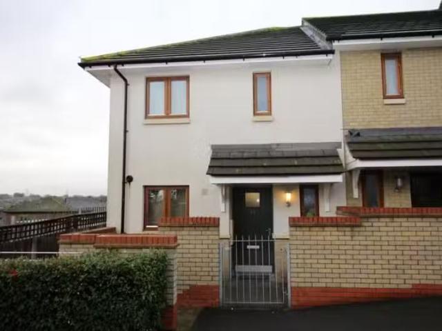 3 bedroom end of terrace house for rent in Rosewood Mews, Grav.