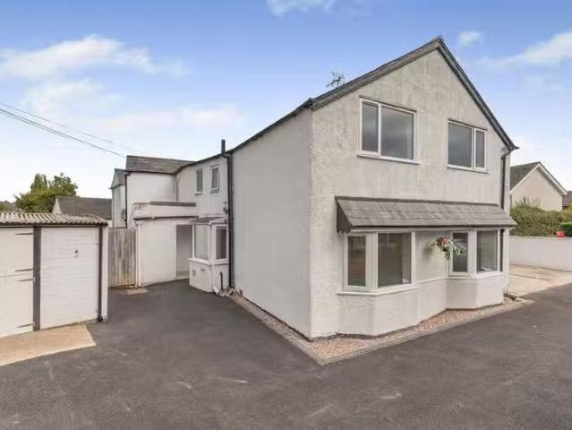 3 bedroom end of terrace house for rent in Wood Lane, Hawarden.
